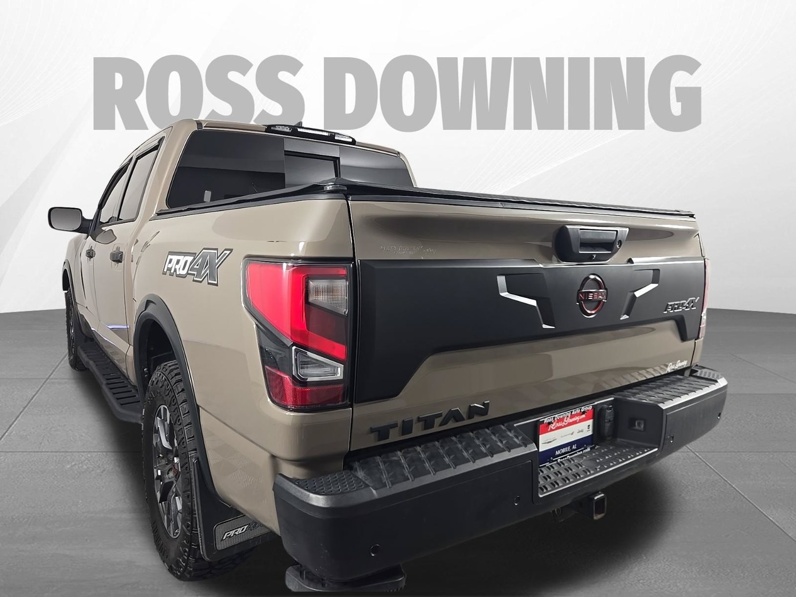Used 2024 Nissan Titan PRO-4X w/ Pro-4x Utility Package AWD/4WD image 6