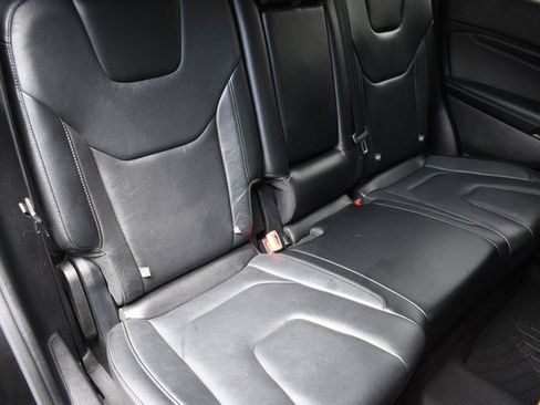 Used 2015 Ford Edge Titanium w/ Technology Package AWD/4WD image 28