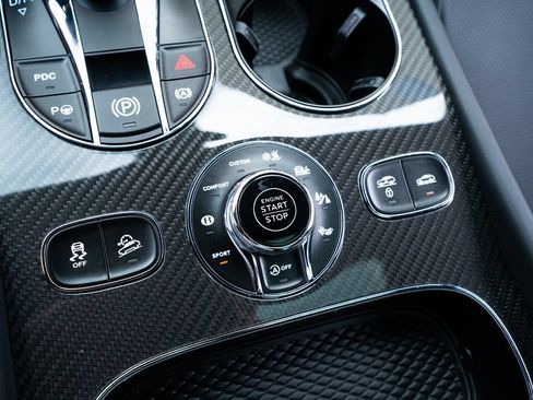 Used 2023 Bentley Bentayga Speed AWD/4WD image 44