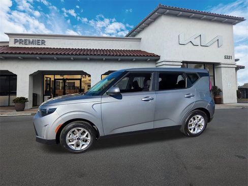 Certified 2023 Kia Soul LX w/ LX Technology Package image 4