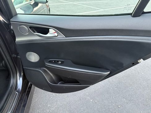 Used 2019 Kia Stinger GT2 image 19