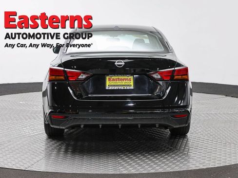 Used 2023 Nissan Altima 2.5 SV FWD image 6