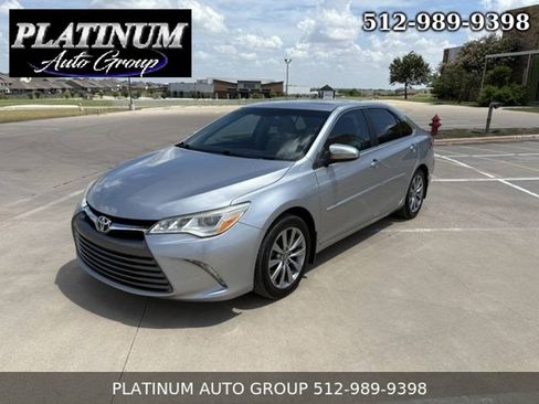 Used 2017 Toyota Camry XLE FWD image 1