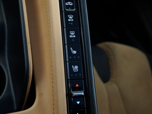 Used 2020 Chevrolet Corvette Stingray Premium Cpe w/ 3LT Preferred Equipment Group image 20