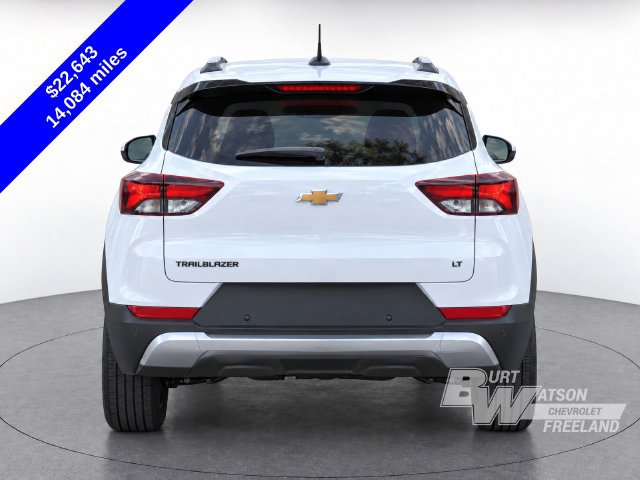 Used 2024 Chevrolet TrailBlazer LT w/ Convenience Package FWD image 9