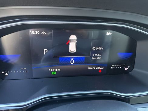 Used 2024 Volkswagen Jetta SE FWD image 2