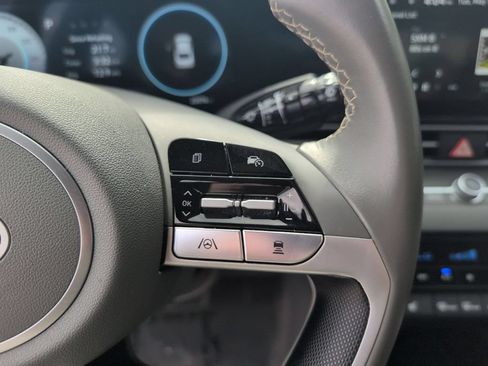 Used 2025 Hyundai Elantra SEL FWD image 22