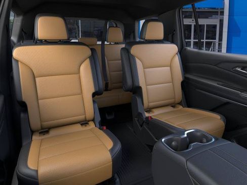 New 2027 Chevrolet Traverse Z71 w/ LPO, Floor Liner Package AWD/4WD image 17