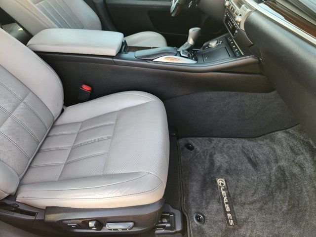 Used 2016 Lexus ES 350 w/ Luxury Package w/Wood Trim FWD image 13