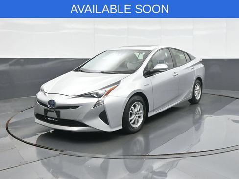 Used 2018 Toyota Prius Four w/ Advanced Technology Package FWD image 3