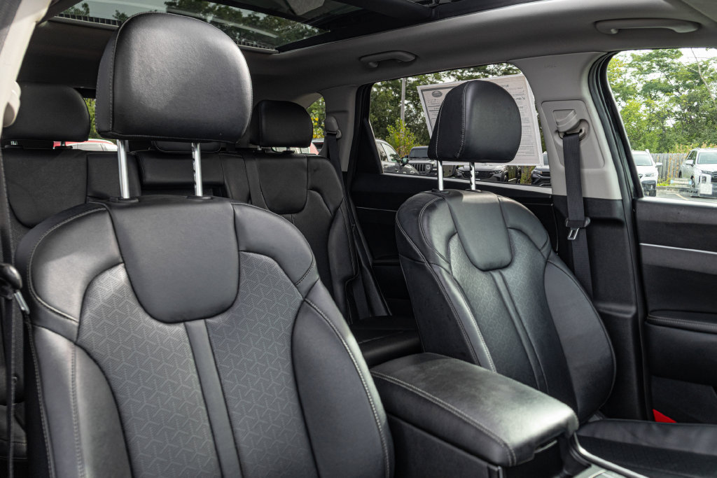 Used 2023 Kia Sorento S w/ Panoramic Sunroof Package FWD image 36