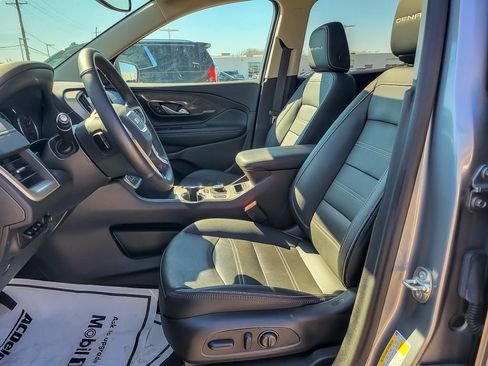 Used 2024 GMC Terrain Denali w/ Denali Premium Package image 9