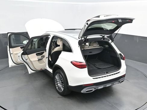 Used 2024 Mercedes-Benz GLC 300 4MATIC image 50