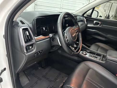 Used 2023 Kia Sorento EX AWD/4WD image 14