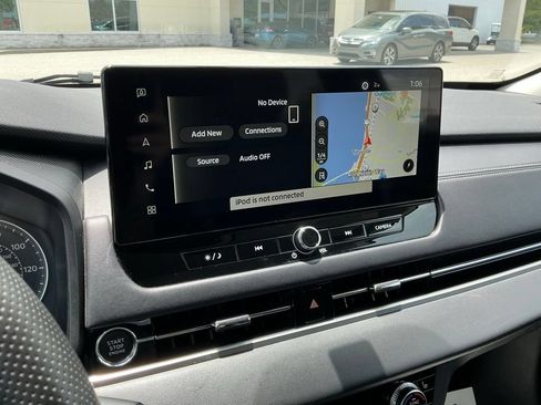 Used 2025 Mitsubishi Outlander AWD image 33