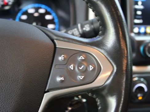 Used 2021 Chevrolet Colorado Z71 AWD/4WD image 17