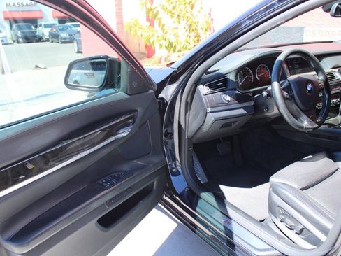 Used 2011 BMW 750i RWD image 9