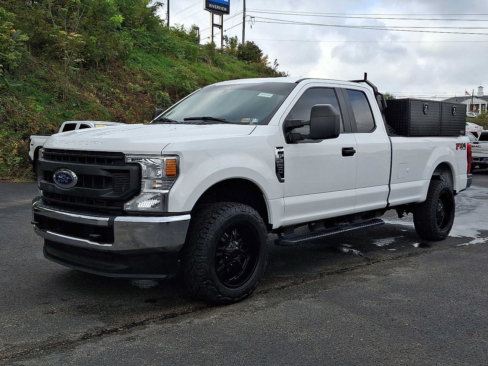Used 2021 Ford F250 XL w/ Power Equipment Group AWD/4WD image 3