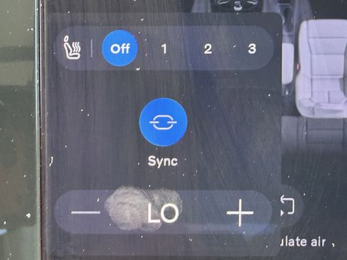 Certified 2023 Volvo XC40 B4 Plus w/ Protection Package Premier image 23