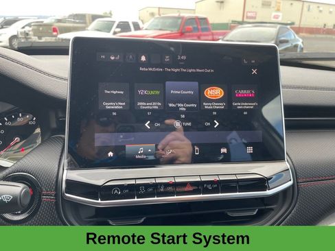 Used 2024 Jeep Compass Trailhawk w/ Trailhawk Convenience Group image 8