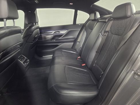 Used 2022 BMW 740i w/ M Sport Package RWD image 24