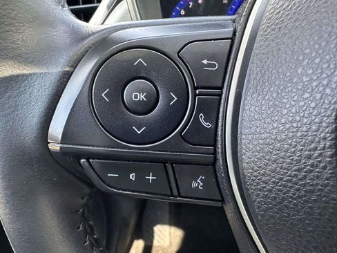 Used 2022 Toyota Corolla Cross XLE w/ Convenience Package AWD/4WD image 16