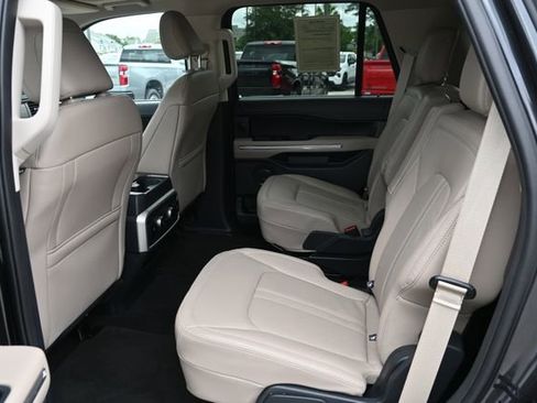 Used 2024 Ford Expedition Limited image 25