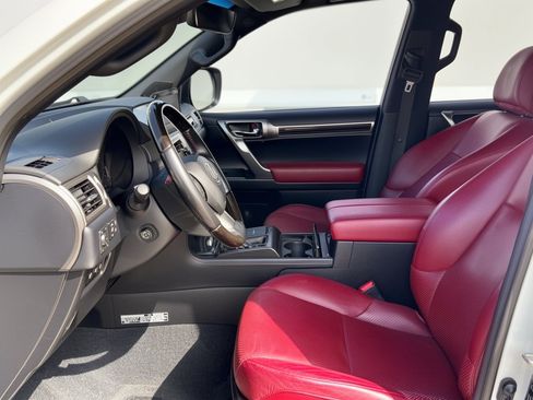 Used 2023 Lexus GX 460 Luxury w/ Accessory Package AWD/4WD image 5