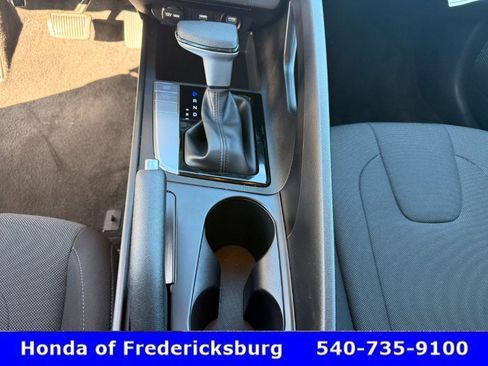 Used 2023 Hyundai Elantra SE w/ Preferred Accessory Package image 23