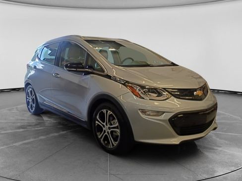 Used 2017 Chevrolet Bolt Premier FWD image 2