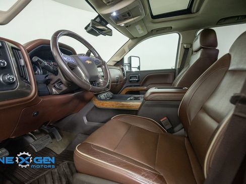Used 2018 Chevrolet Silverado 3500 High Country w/ Duramax Plus Package AWD/4WD image 10