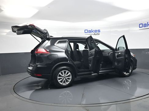 Used 2018 Nissan Rogue SV w/ Premium Package image 55