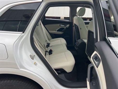 New 2025 Audi Q5 Premium image 24