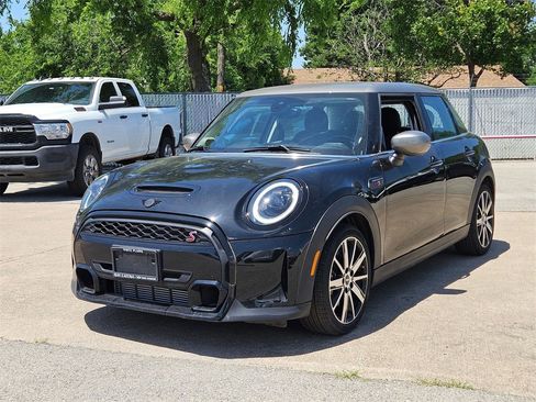 Used 2023 MINI Cooper S w/ Premium Package image 3