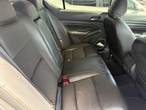 Used 2022 Nissan Altima 2.5 SR FWD image 13