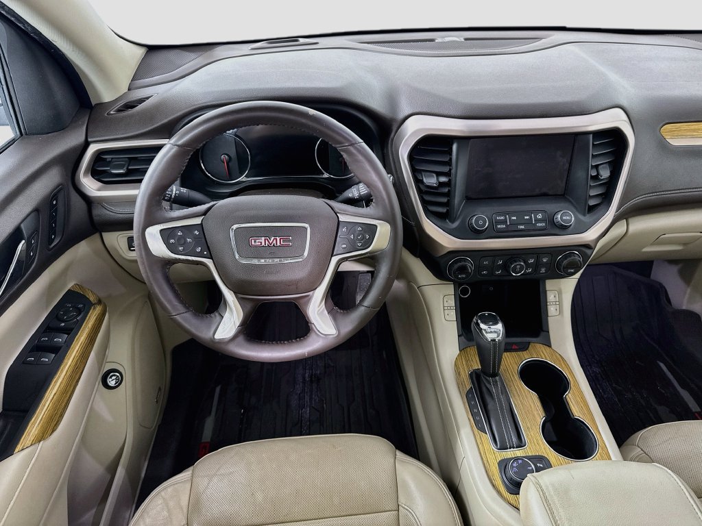 Used 2017 GMC Acadia Denali w/ Technology Package FWD image 24