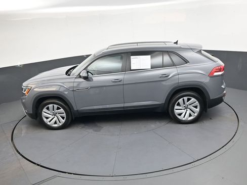 Used 2022 Volkswagen Atlas Cross Sport SE w/ Panoramic Sunroof Package image 32
