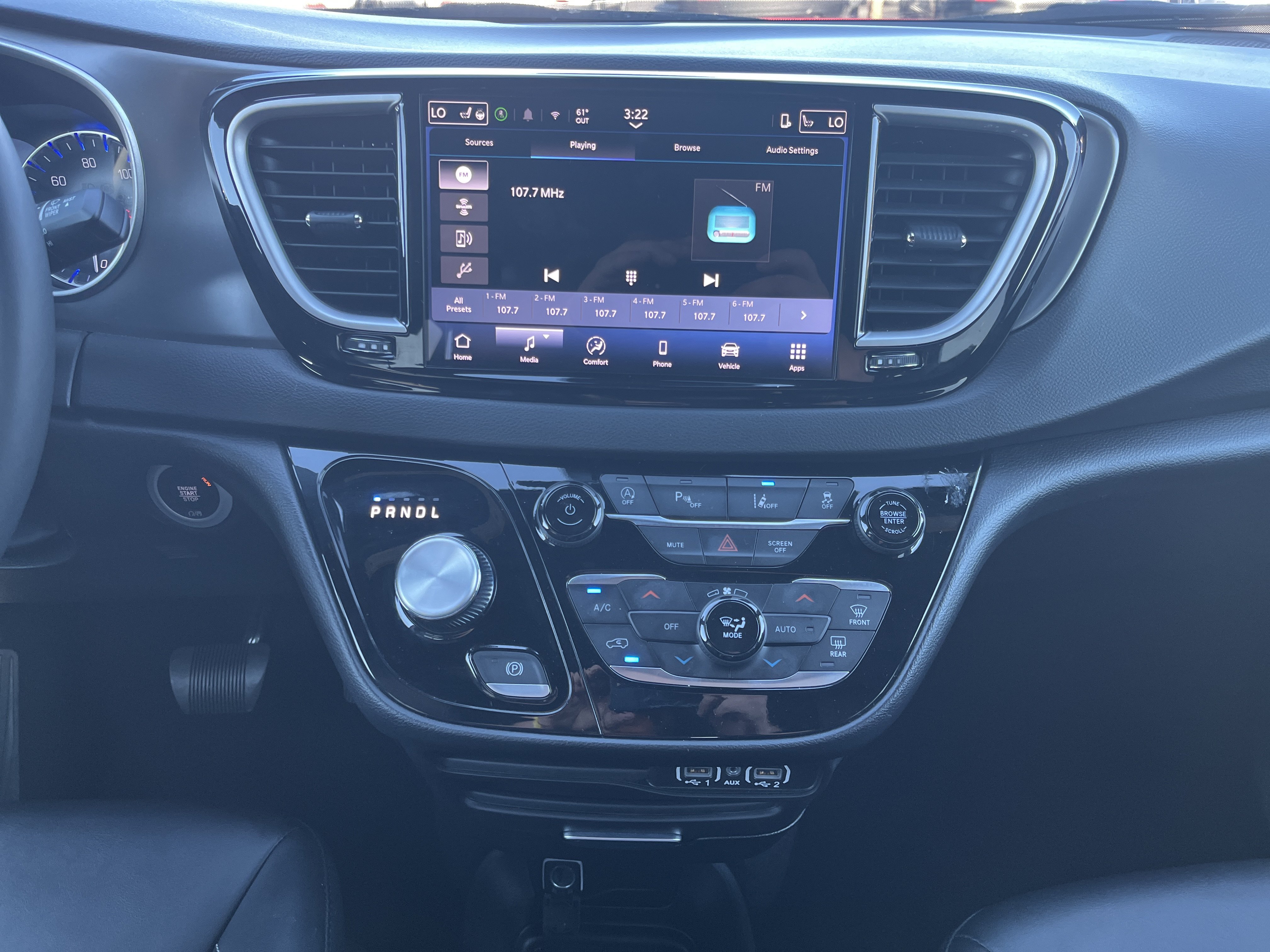 Used 2025 Chrysler Pacifica Select FWD image 26