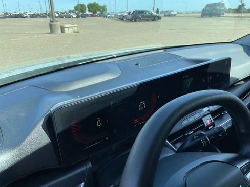 Used 2025 Kia K4 LXS image 34