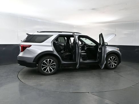 Used 2023 Ford Explorer ST-Line w/ Class IV Trailer Tow Package AWD/4WD image 26