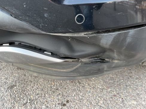 Used 2016 Ford Explorer XLT w/ Equipment Group 202A image 4