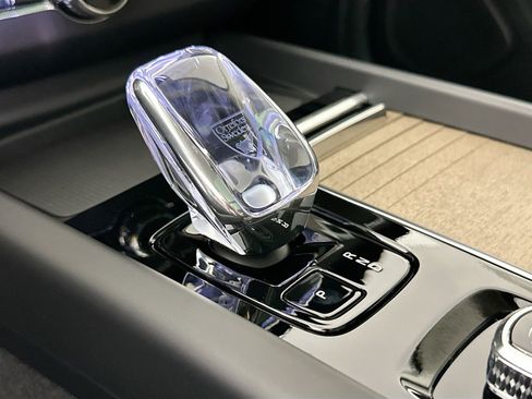 New 2026 Volvo XC60 B5 Ultra w/ Climate Package PRO image 17