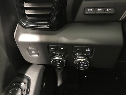 New 2026 GMC Sierra 1500 AT4 w/ AT4 Premium Package AWD/4WD image 22