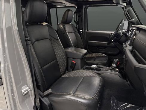 Used 2022 Jeep Gladiator Overland image 30