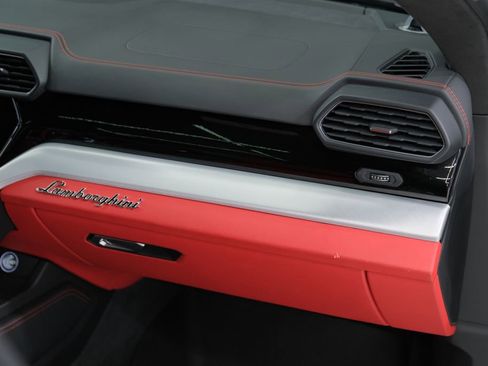 Used 2020 Lamborghini Urus Base image 51