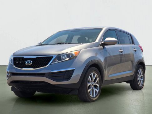 Used 2015 Kia Sportage LX FWD image 2