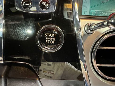 Used 2017 Rolls-Royce Dawn image 30