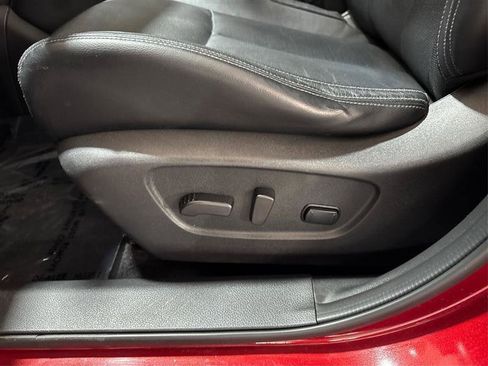 Used 2020 Nissan Rogue Sport SL image 18