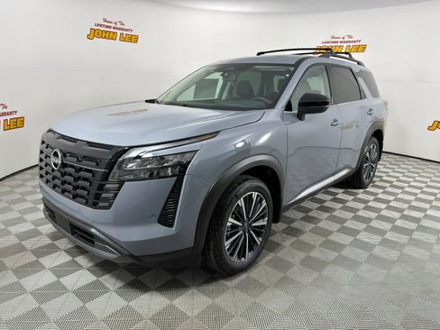 New 2026 Nissan Pathfinder Platinum AWD/4WD image 1