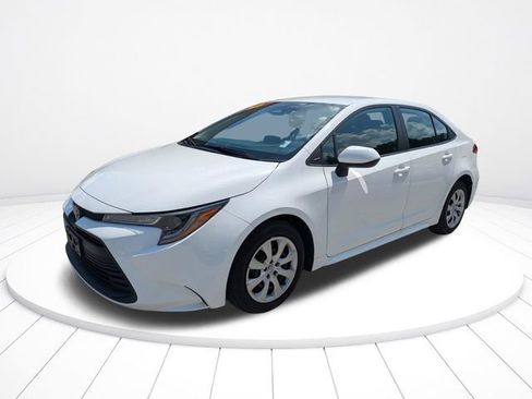 Used 2023 Toyota Corolla LE FWD image 8